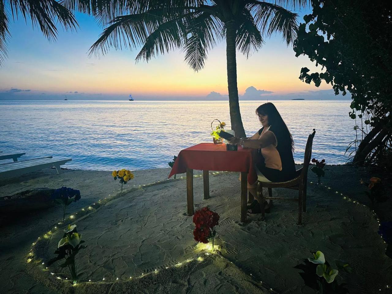 The Sunset Villa Dhiffushi Exterior photo